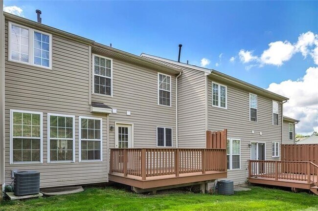 Building Photo - 1305 Michael Dr