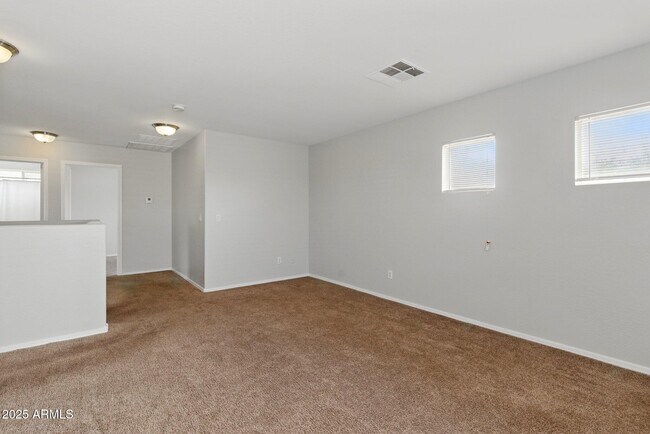 Building Photo - 11546 W Schleifer Dr