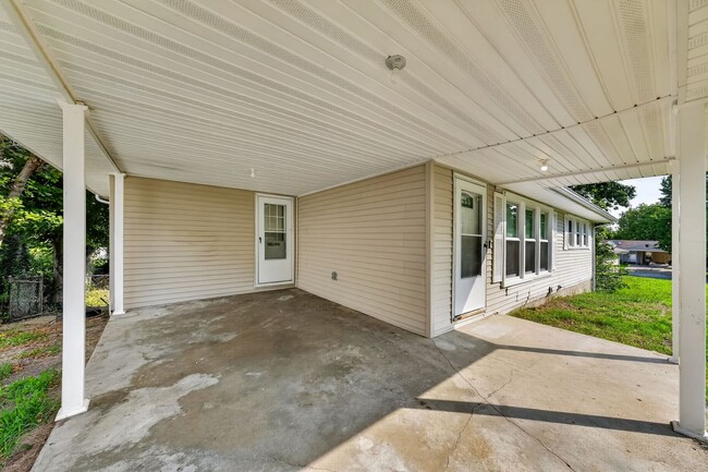 Building Photo - 2059 Wilbert Dr