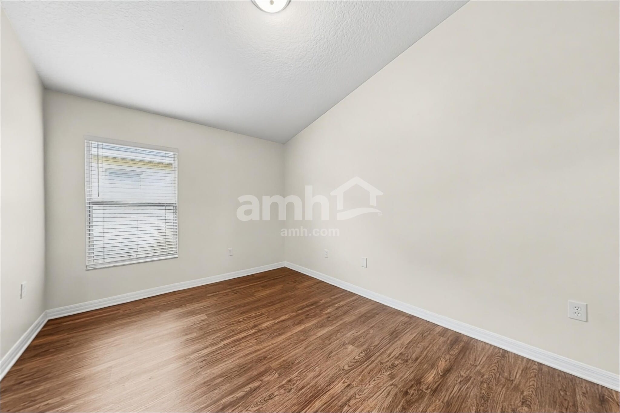 Building Photo - 1002 Cristelle Jean Dr