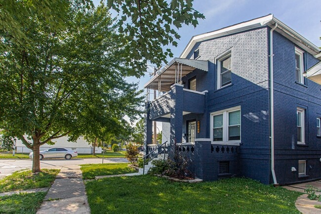 Building Photo - 4099 Fillmore St