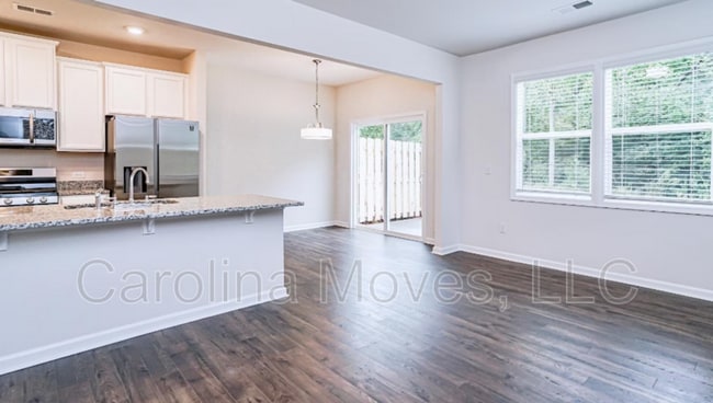 Building Photo - 179 Clingstone Trl