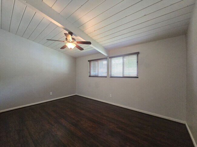 Building Photo - 5539 Baja Dr