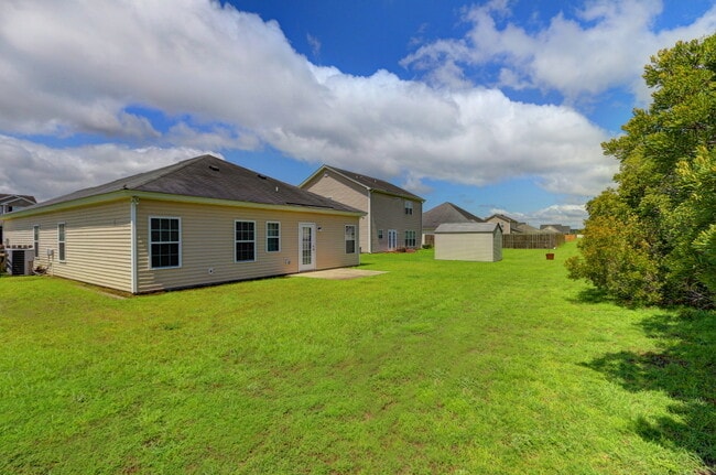 Building Photo - 3 Bedroom 2 Bathroom Live Oak - Richmond Hill