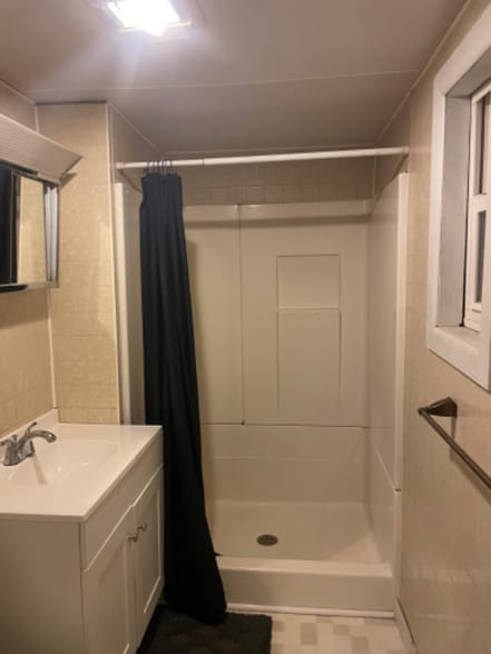 Building Photo - 1102 Van Meter Way