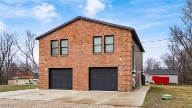 Building Photo - 13132 Pine Rd NE