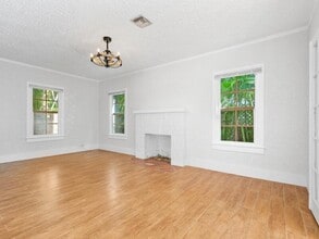 Building Photo - 209 Lytton Ct