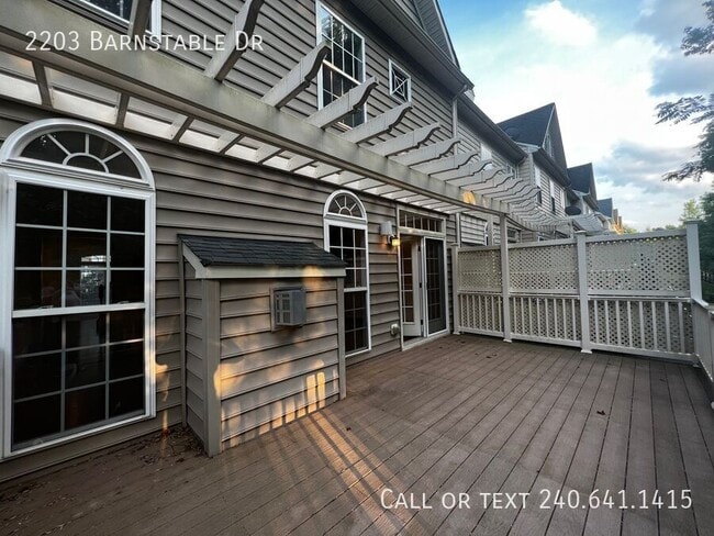 Building Photo - 2203 Barnstable Dr