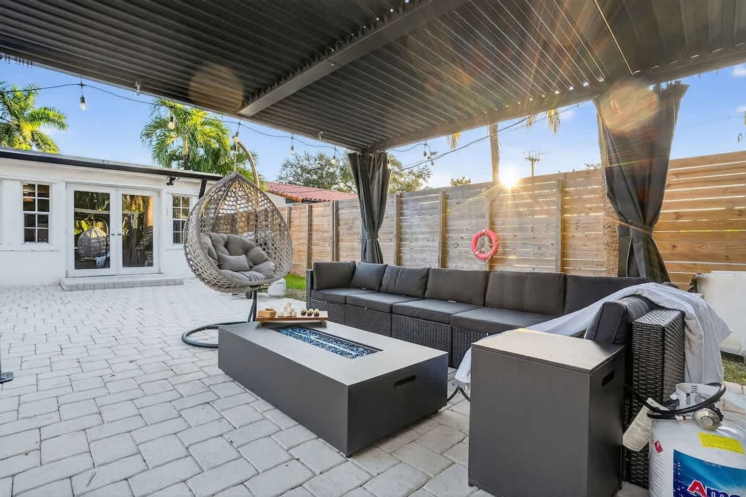 Building Photo - 2423 NE 202nd St