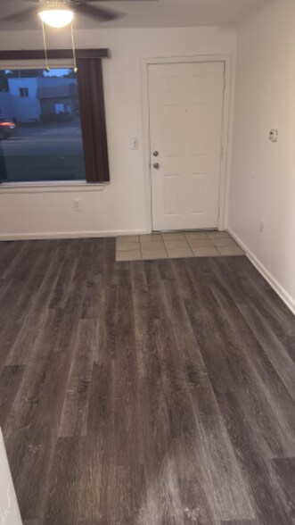 Building Photo - 28025 Warren Rd