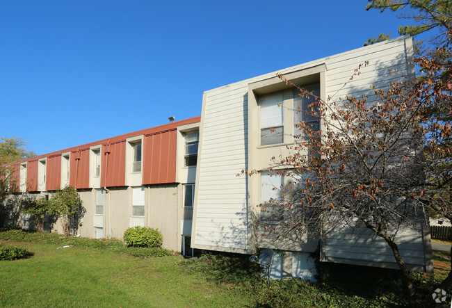 Primary Photo - Winterwood Gardens Apartments