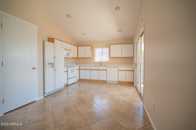 Building Photo - 1914 S Palo Verde Dr