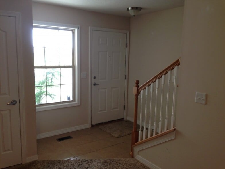 Building Photo - 3816 Balmoral Dr