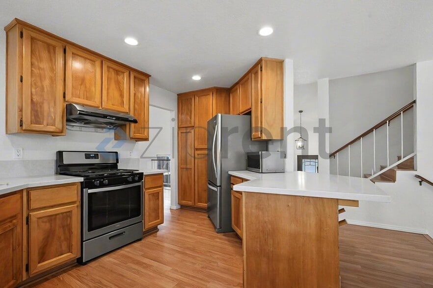 Building Photo - 5744 River Run Cir