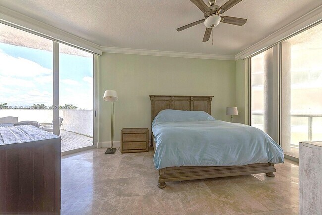 Building Photo - 4600 N Ocean Dr