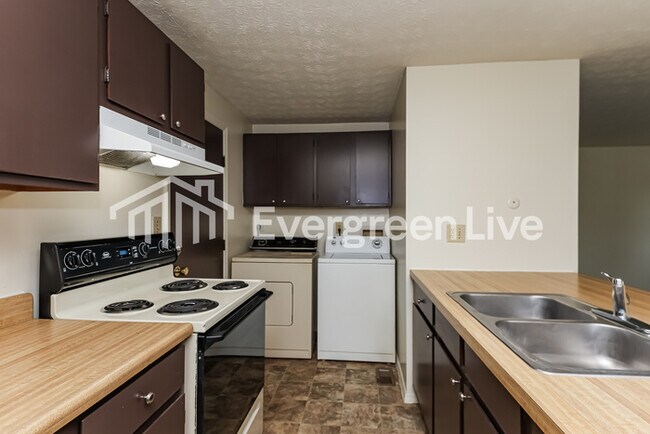 Building Photo - 8197 Mount Washington Dr