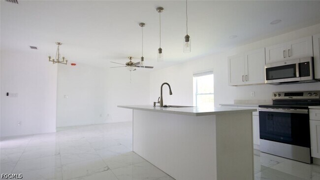 Building Photo - 3433 Jeffcott St