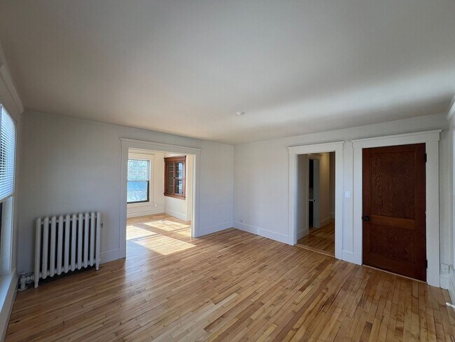 Building Photo - 248 N Main St