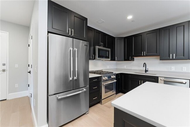 Building Photo - 350 Oliver Ave