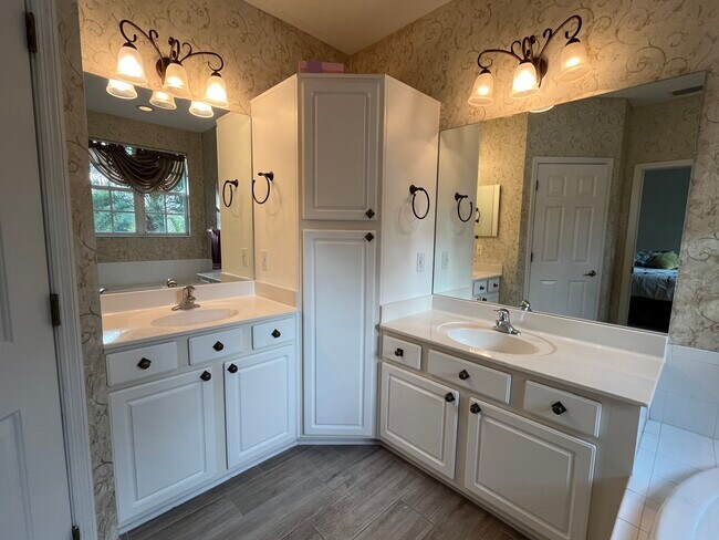 Building Photo - 14467 Mirabelle Vista Cir