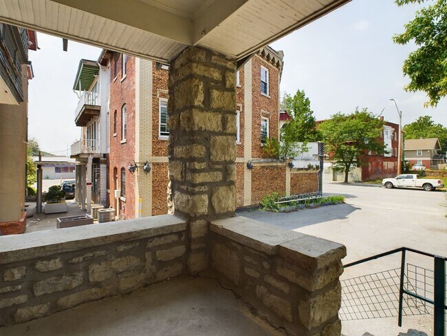 Building Photo - 3937-3939 Troost Ave