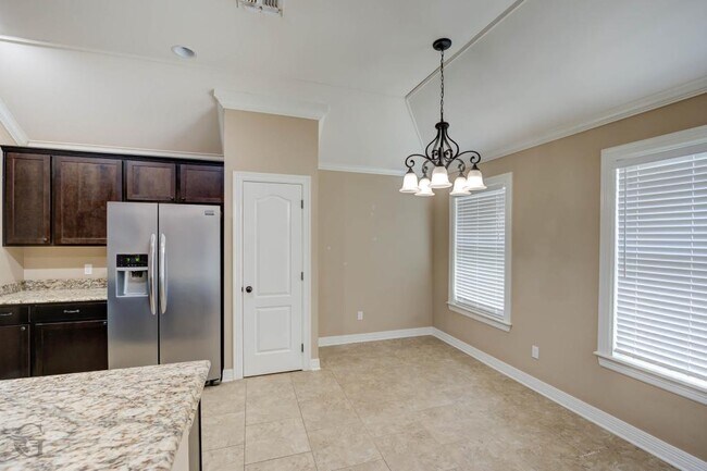 Building Photo - 421 Jordan Dr
