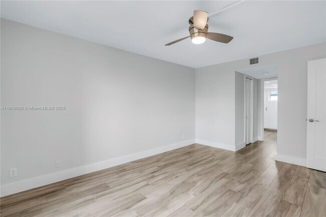 Building Photo - 505 E Dania Beach Blvd