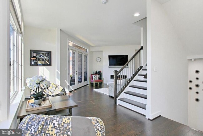Building Photo - 23109 Cottonwillow Sq