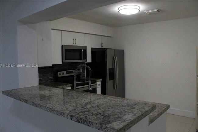 Building Photo - 6651 Custer St