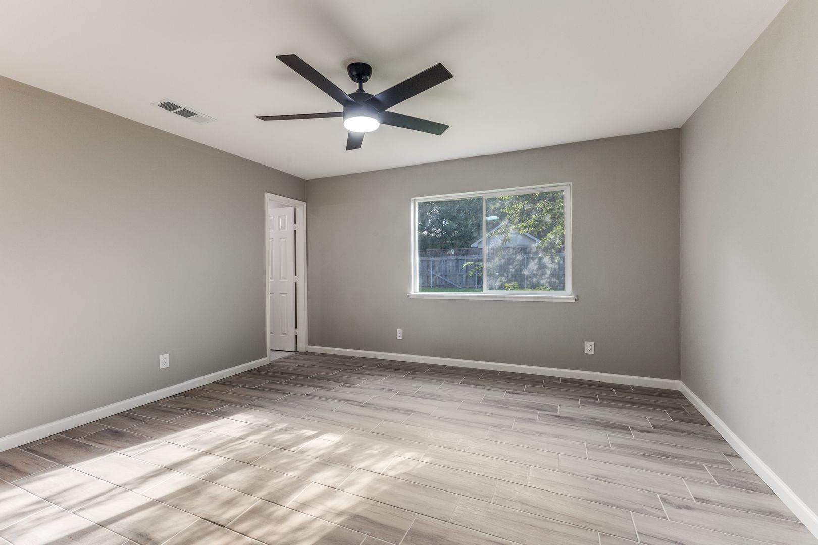 Building Photo - 5710 Ridgecove Dr