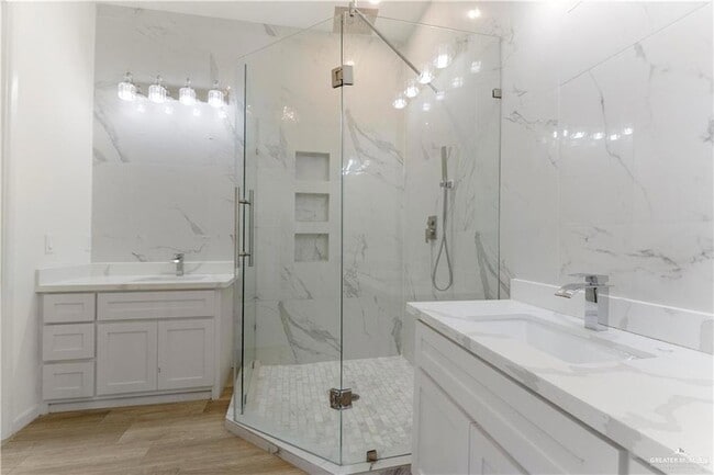 Building Photo - 607 Alameda St