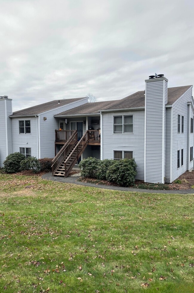 Building Photo - 83 Valley Dr