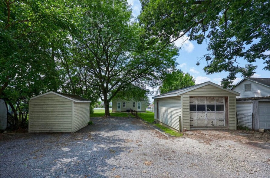 Building Photo - 1202 Baltimore St