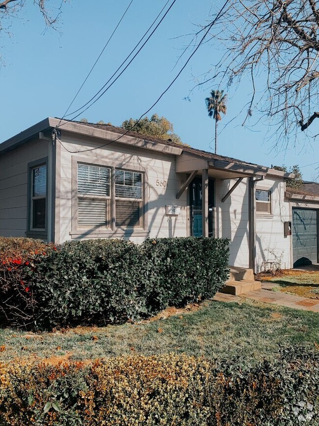 Building Photo - 19th Ave NEW