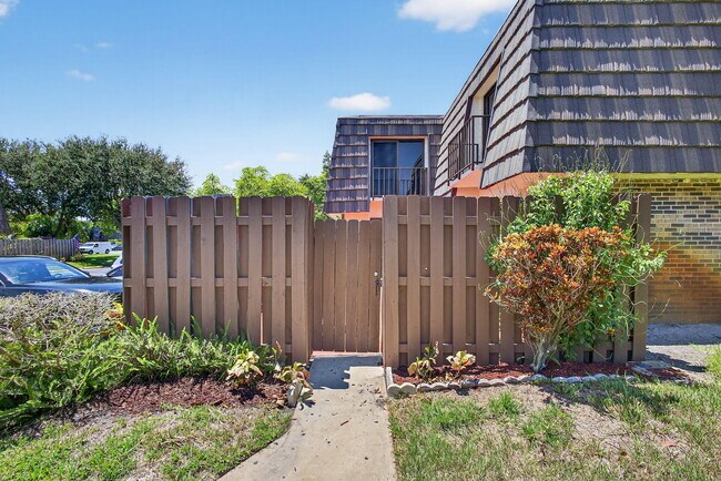 Building Photo - 1590 Forest Lakes Cir