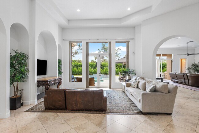 Building Photo - 3381 Lago De Talavera