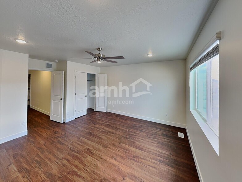 Building Photo - 7123 Woods Rose Dr