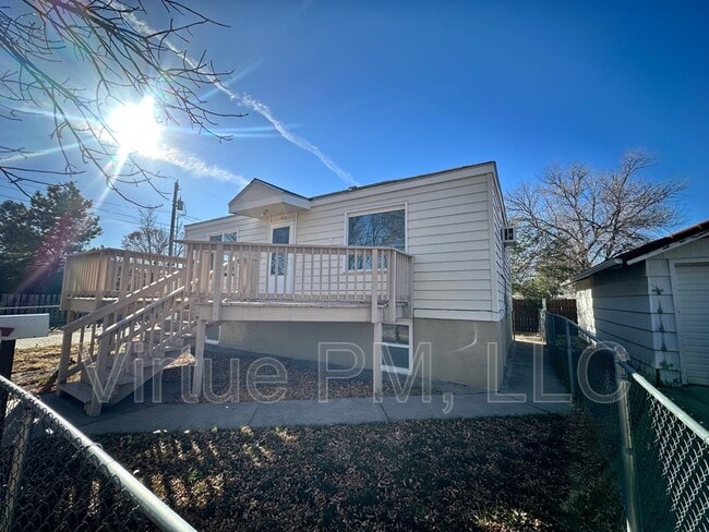 Building Photo - 1106 7th Ave