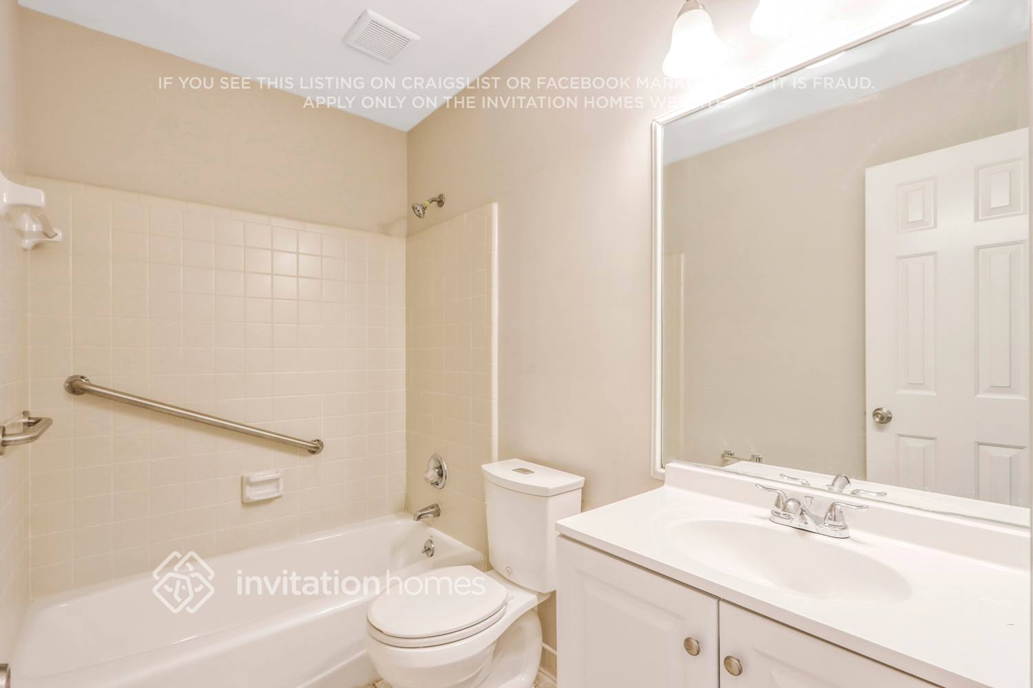 Building Photo - 677 Royal Abbey Dr