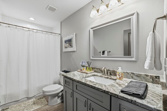 Building Photo - 1241 N Bronough St