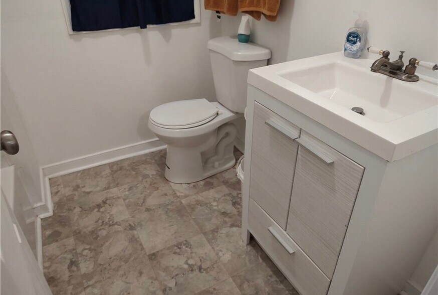 Building Photo - 1107 W Cawson St