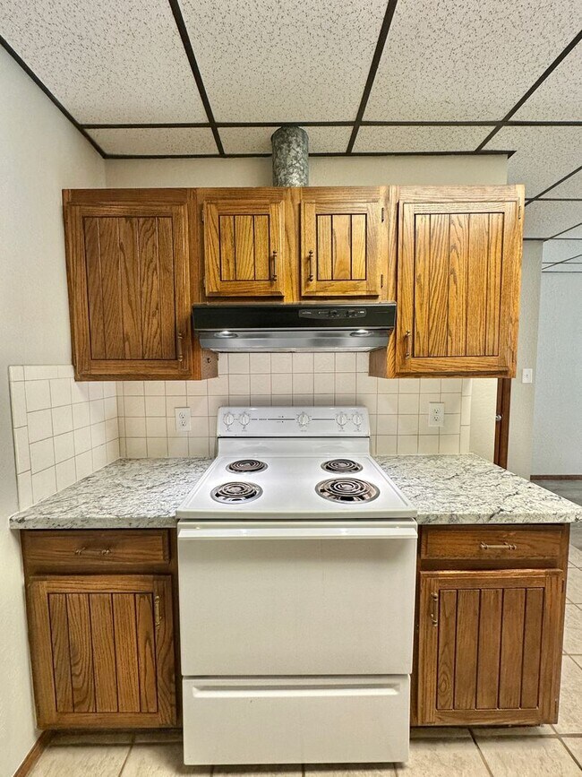 Building Photo - 4647 W Gore Blvd