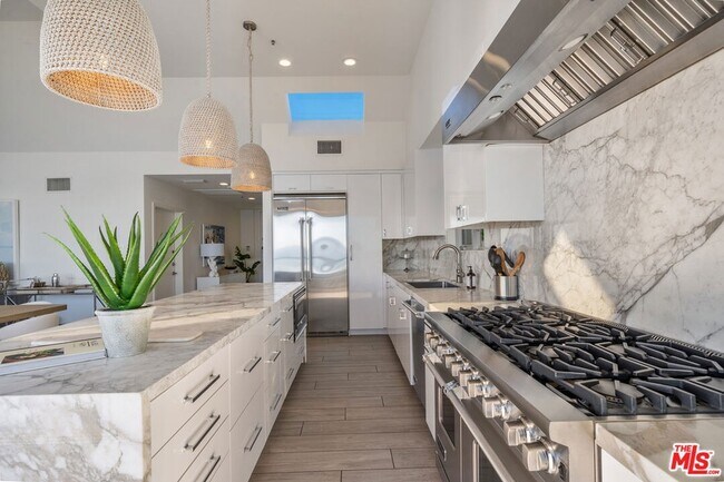 Building Photo - 26508 Latigo Shore Dr