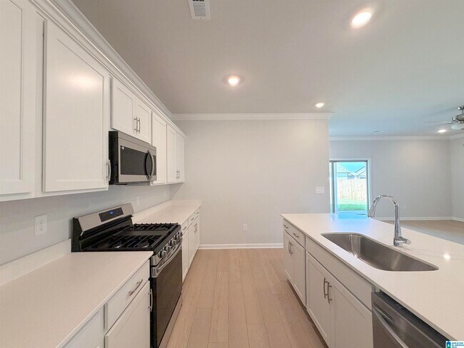 Building Photo - 237 Granby Ln