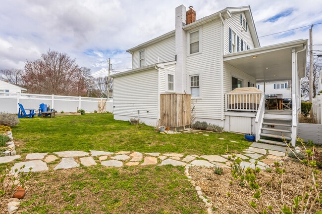 Building Photo - 15 Sols Point Rd