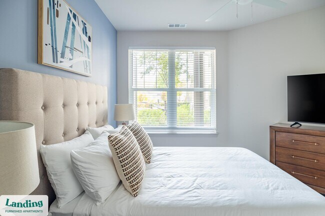 Building Photo - 1559 W 9 Mile Rd