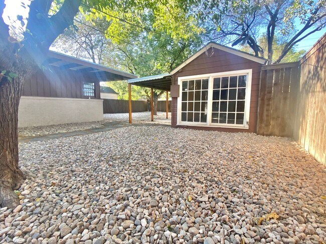 Building Photo - PRE- LEASING NOW for 7/09/2026