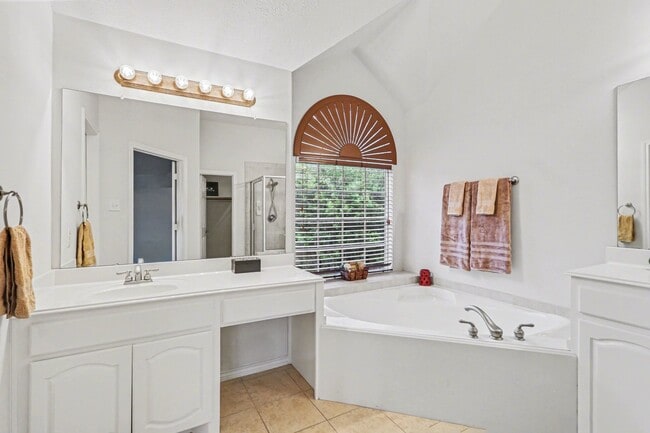 Building Photo - 16434 Red Crest Dr