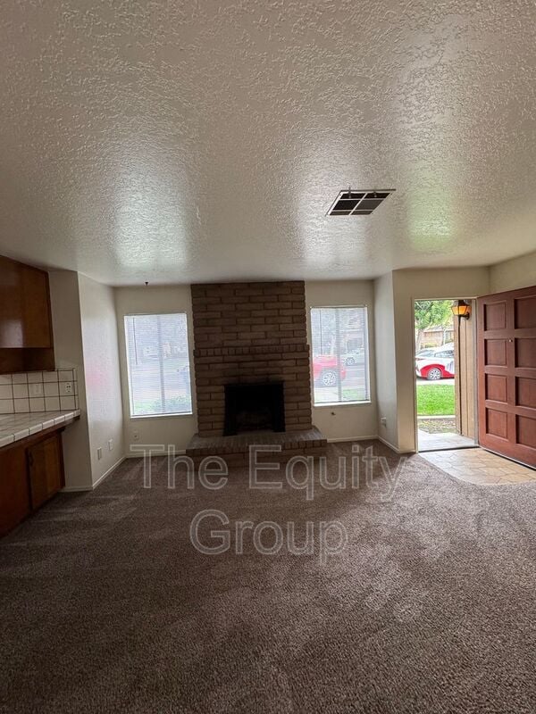 Primary Photo - 4603 W Cypress Ave