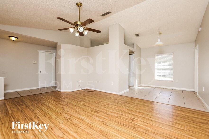 Building Photo - 2059 Gallagher Ave